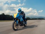 Blaue Yamaha XSR 900 GP erinnert an Christian Sarron - Bild 4