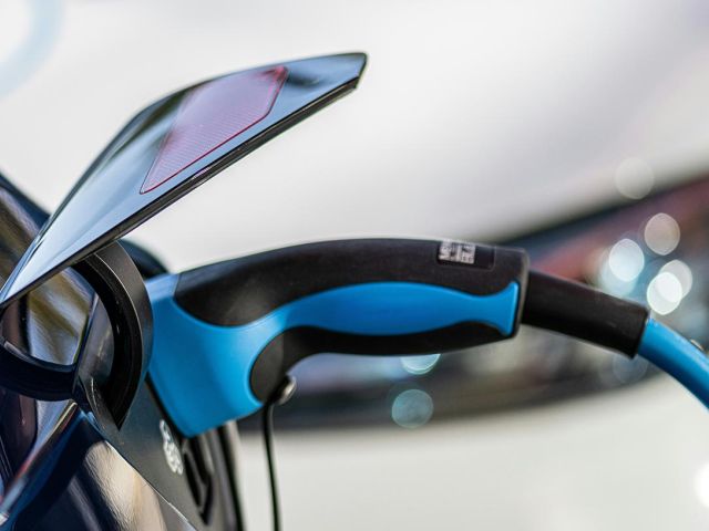 Volle Power für Berlin: Contipark lädt E-Autos mit Sommerrabatt - Bild 1