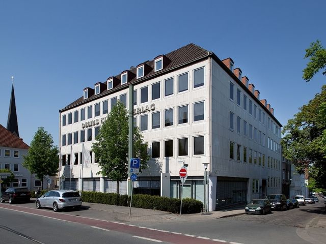 Delius Klasing: 111 Jahre zu Wasser, zu Lande und in der Luft - Bild 1