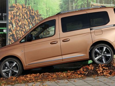 VW Caddy fährt mit Quatrac