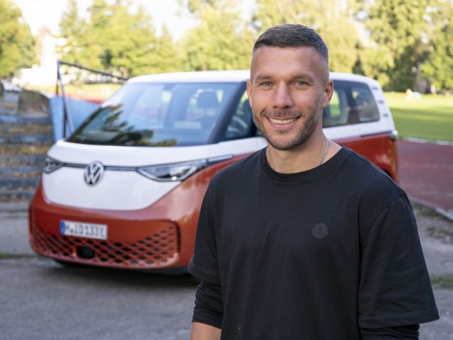 Lukas Podolski ist das neue Gesicht von VWN - Bild 1