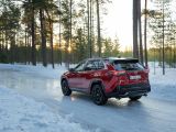 Fahrbericht Toyota RAV4 GR Sport: Dunkler Glanz für den Bestseller - Bild 15