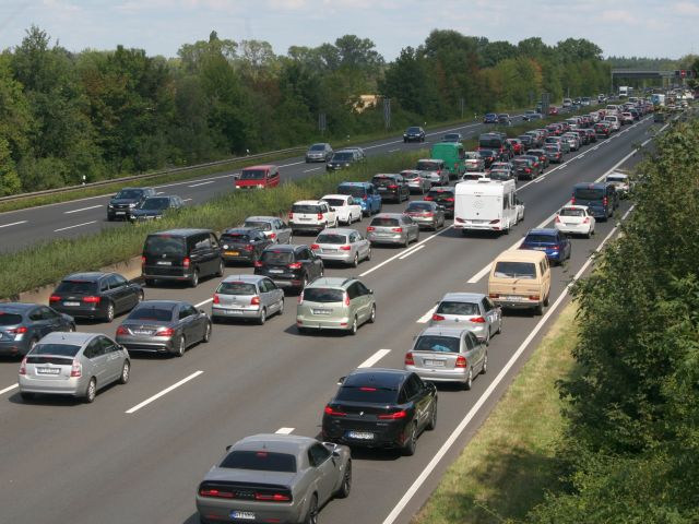 Stauprognose: Ab Donnerstag rollt der Osterverkehr - Bild 1