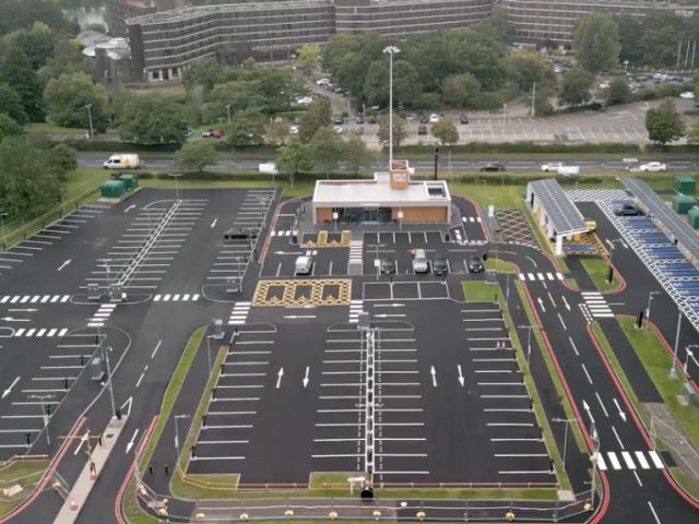 Ladepark für 180 Elektroautos - Bild 1