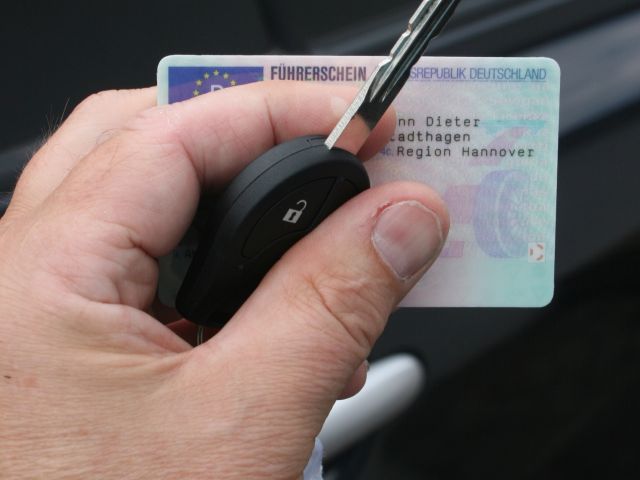 Der Weg zum Führerschein ist lang und teuer - Bild 1