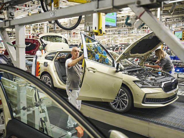 Serienfertigung des Skoda Superb hat begonnen - Bild 1
