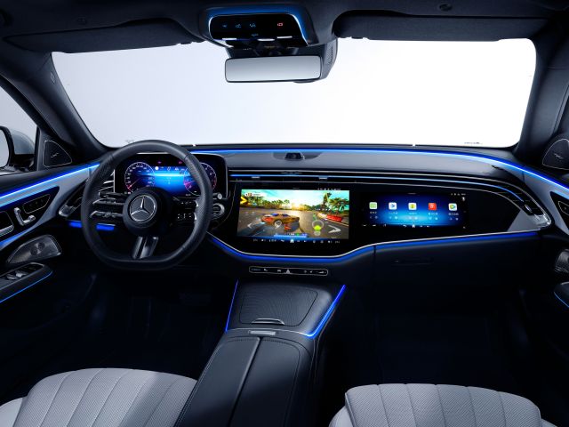 Auto-China: So mancher Mercedes-Benz wird zur Spielhalle - Bild 1