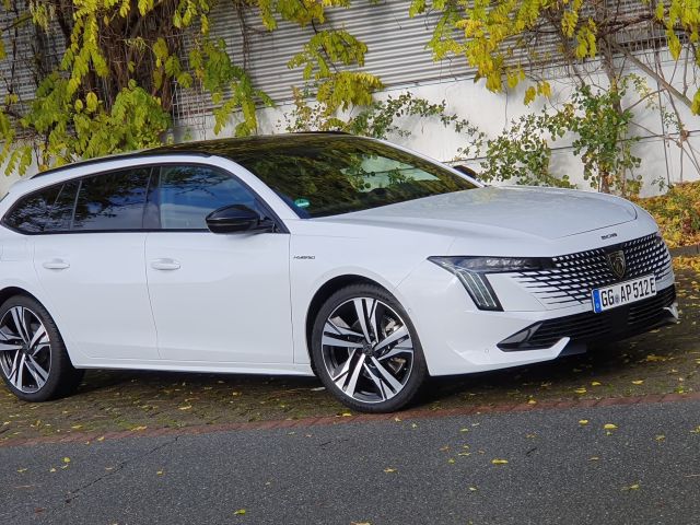 Peugeots Hybrid-Flotte: Elektrifizierte Einstiege - Bild 1