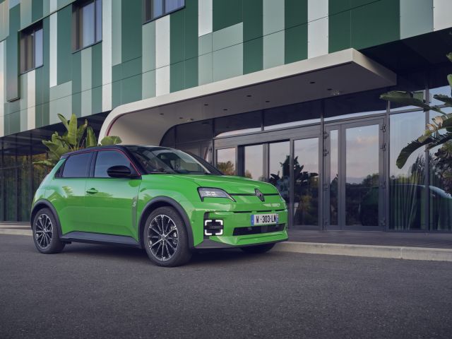 Renault schenkt eine Monatsrate - Bild 1