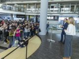 180 Schüler und Schülerinnen schauen sich bei Opel um - Bild 4