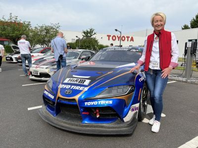 Tag des Motorsports mit Rallye-Ikonen und Rundstrecken-Stars