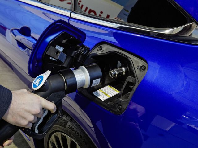 Experten fordern Nebeneinander von Batterie und Wasserstoff - Bild 1