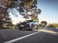 Der Lexus RZ 550e F Sport simuliert Gangwechsel