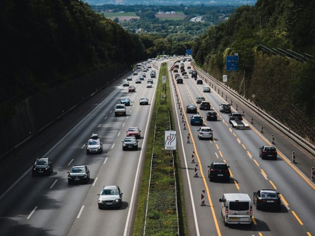 ADAC-Prognose: Freie Fahrt ins Wochenende - Bild 1