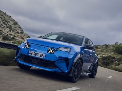 Praxistest Alpine A290: Kompakt, scharf, elektrisch