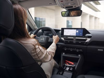 Gemini, Alexa oder Nomi nehmen im Auto Platz