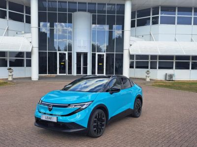 Nissan steuert den Leaf bei