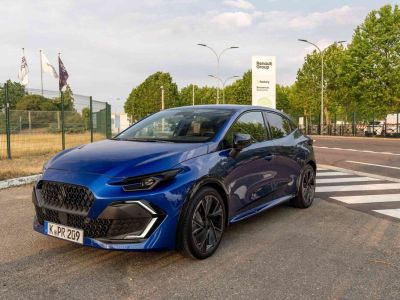 Renault Clio schafft über 1100 Kilometer mit einer Tankfüllung