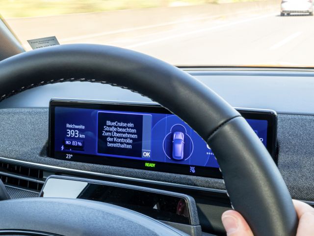 Ford Mustang Mach-E mit Blue Cruise - Bild 1