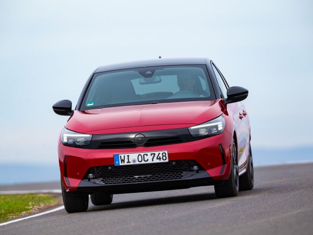 Opel bringt Hybridantrieb in Corsa, Grandland und Astra - Bild 1