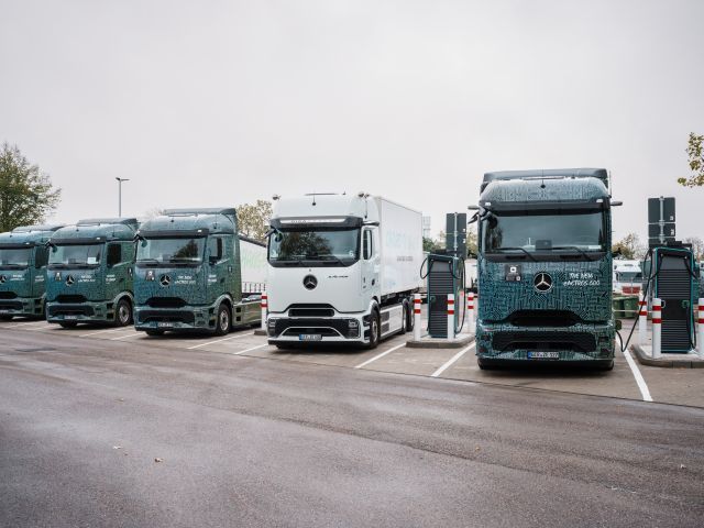 Sechs neue Schnellladesäulen für Lastwagen - Bild 1