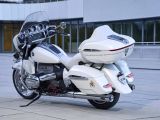 Heiligs Blechle: Papst segnet BMW R 18 für guten Zweck - Bild 4