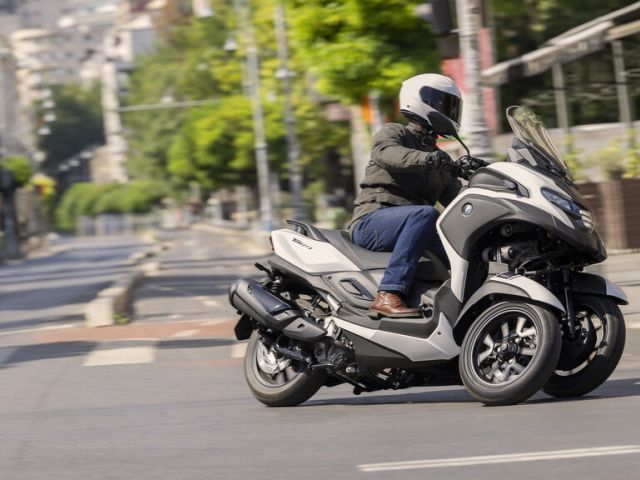 Yamaha rüstet den Tricity 300 mit einem Airbag aus - Bild 1