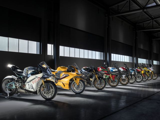Zehn Ikonen dienen als Inspiration für 1000 Motorräder - Bild 1