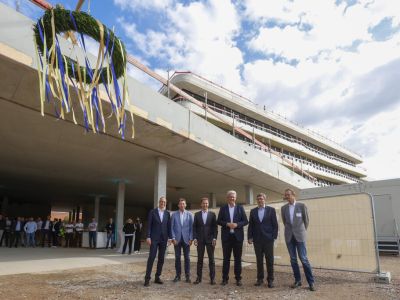 Richtfest für Opels „grEEn-campus“ in Rüsselsheim