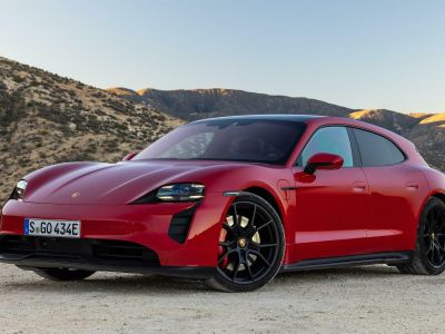 Auslieferungen vollelektrischer Fahrzeuge 2021 verdoppelt 