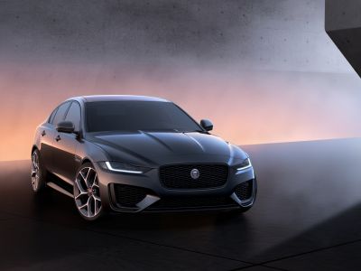 Jaguar bringt den XE und XF als 300 Sport 