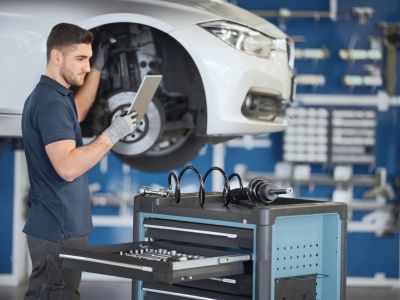 Defekte Lenkgetriebe: Ursachen, Reparatur, Kosten