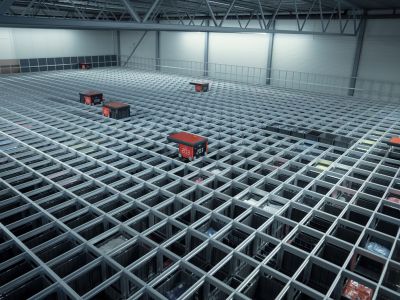 Mahle nimmt hochautomatisiertes Lager in Betrieb