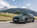 Auch beim Skoda Superb wandert der Schalthebel an die Lenksäule - Bild 4