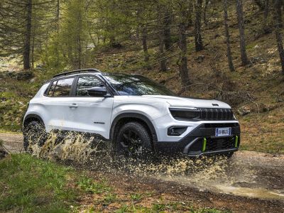 Jeep Avenger 4xe: Ab ins Gelände