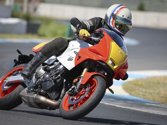 Yamaha XSR900 GP: Grand-Prix-Glamour inklusive - Bild 1