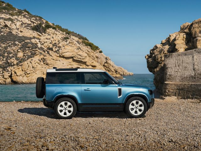 Defender im Licht von Ibiza - Bild 1