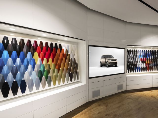 Jaguar Land Rover investiert kräftig in Farben - Bild 1