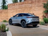 Lexus entwickelt den RZ weiter - Bild 30