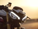 Zwei Sonderauflagen der Triumph Street Triple - Bild 18