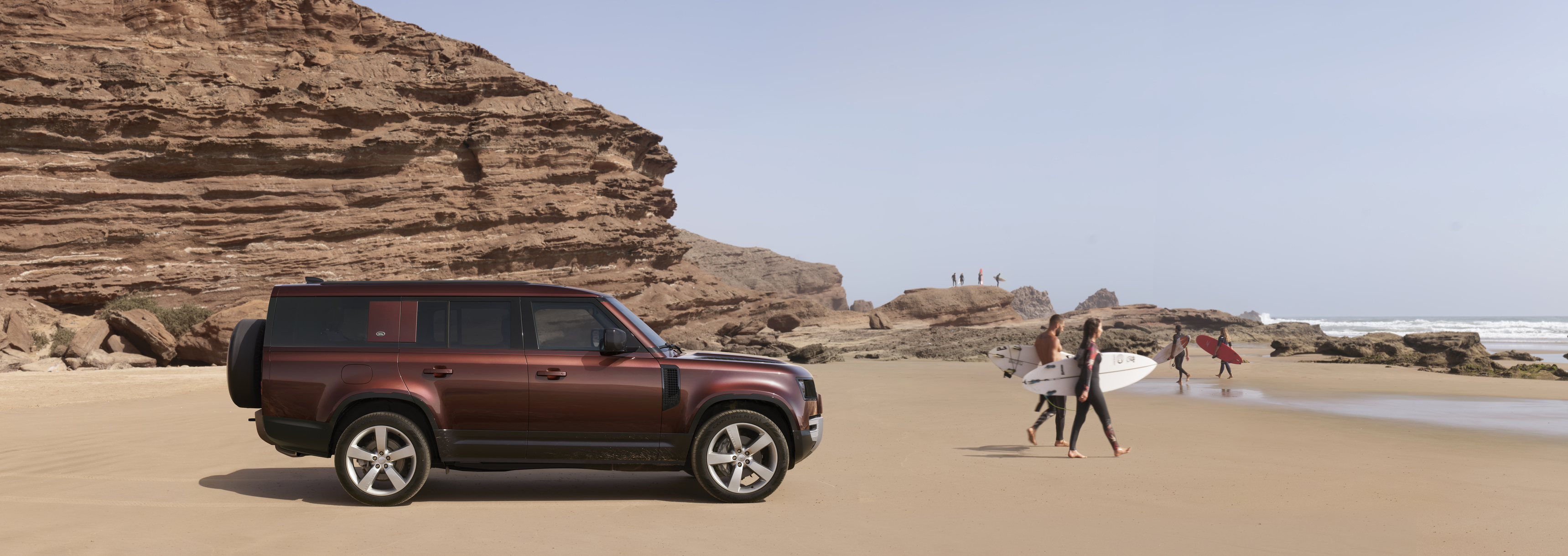 Der Land Rover macht Platz für acht - Bild 12